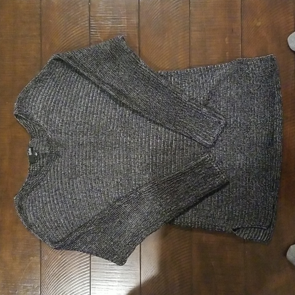🌺ANA Black/Charcoal Gray Lightweight sweater